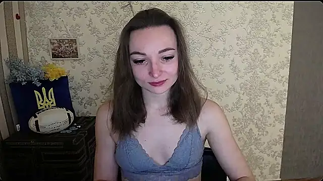  Barbie Kiss  online show from 01-08-25, 06:20