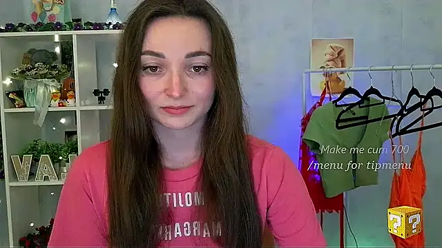 Snapshot of _Barbie_Kiss_ chatting on 04-13-26, 01:05 Barbie Kiss online show from 04-13-26, 01:05