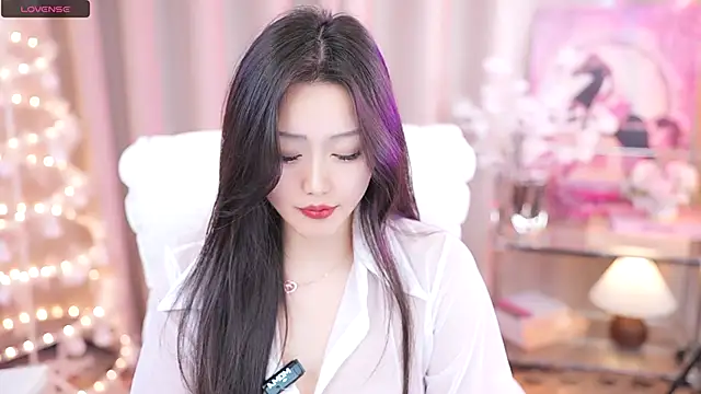 Snapshot of YINGTao-168 chatting on 02-19-25, 02:01 YINGTao-168 online show from 02-19-25, 02:01