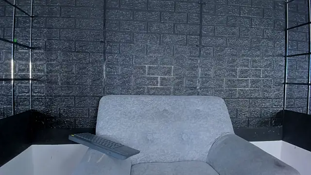 Snapshot of Hanna_lens chatting on 10-17-25, 06:54 Hanna lens online show from 10-17-25, 06:54