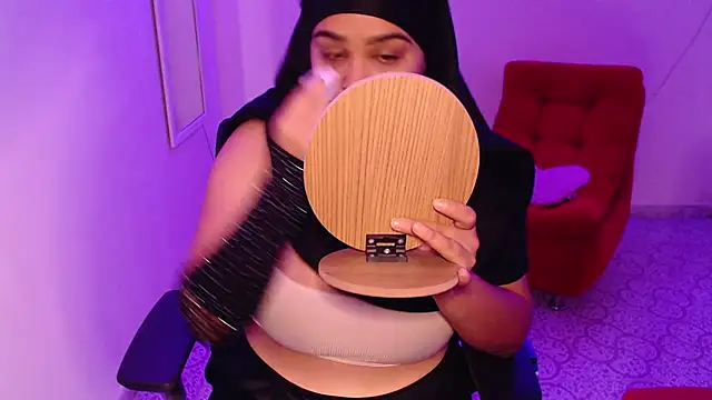 Snapshot of VenussTits97 chatting on 10-24-25, 05:20 VenussTits97 online show from 10-24-25, 05:20