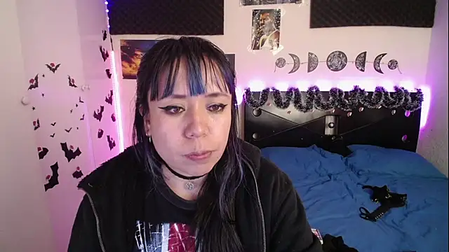 Snapshot of _dhalia1_ chatting on 12-18-24, 02:21 dhalia1 online show from 12-18-24, 02:21