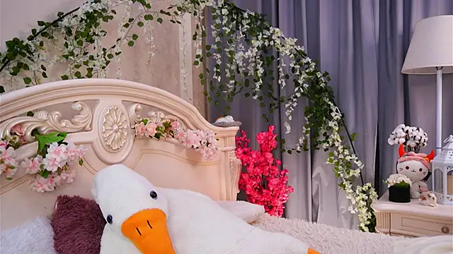 MonaEldon online show from 11-24-25, 02:33