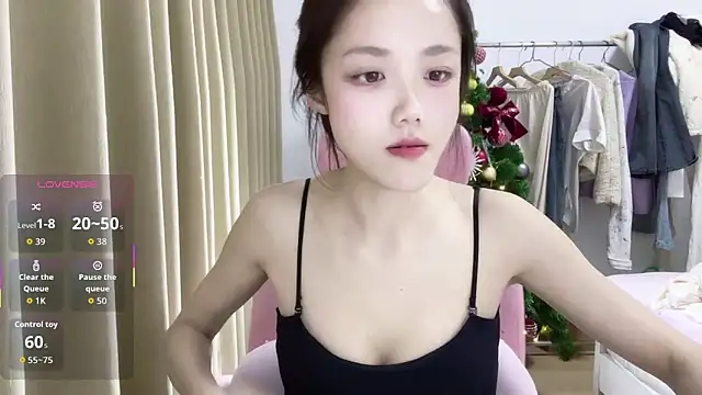 Snapshot of Puff-521 chatting on 04-27-26, 12:58 Puff-521 online show from 04-27-26, 12:58