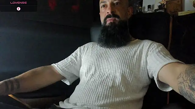 Snapshot of axxelrich_ chatting on 09-25-25, 02:59 axxelrich online show from 09-25-25, 02:59