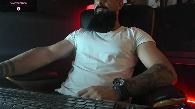 Snapshot of axxelrich_ chatting on 09-27-25, 04:45 axxelrich online show from 09-27-25, 04:45