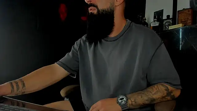 Snapshot of axxelrich_ chatting on 10-09-25, 05:49 axxelrich online show from 10-09-25, 05:49