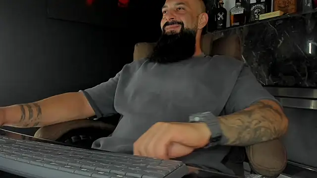 Snapshot of axxelrich_ chatting on 10-09-25, 05:55 axxelrich online show from 10-09-25, 05:55