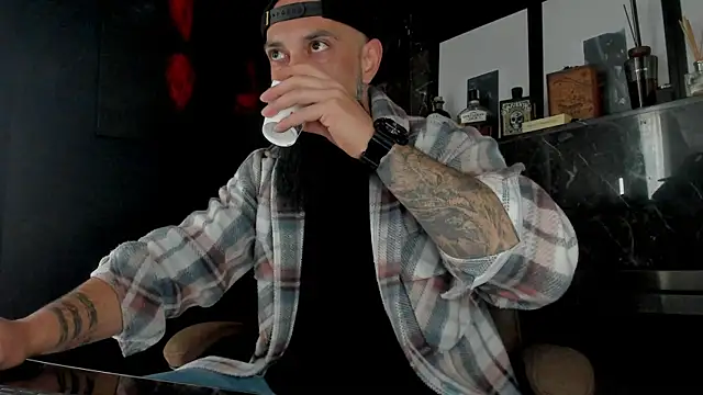 Snapshot of axxelrich_ chatting on 10-30-25, 06:04 axxelrich online show from 10-30-25, 06:04