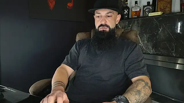 Snapshot of axxelrich_ chatting on 11-10-25, 05:06 axxelrich online show from 11-10-25, 05:06