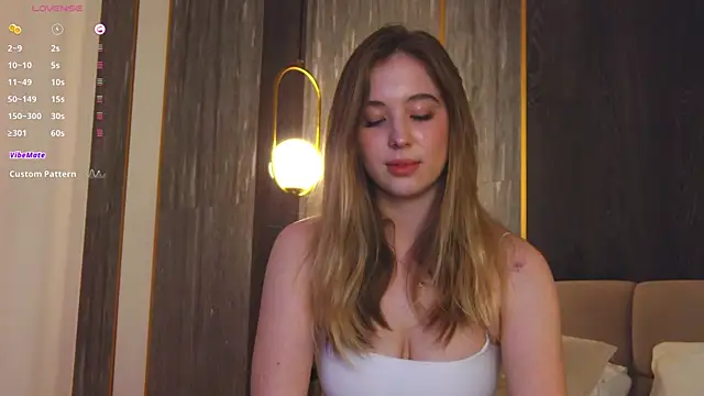 Snapshot of LoraineLuff chatting on 01-30-25, 11:55 LoraineLuff online show from 01-30-25, 11:55