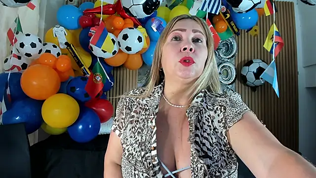 Danna topless online show from 06-15-26, 12:07