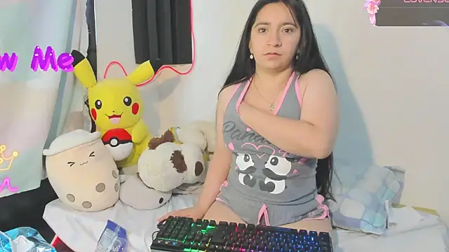 Snapshot of litle_mily_ chatting on 06-27-26, 12:22 litle mily online show from 06-27-26, 12:22