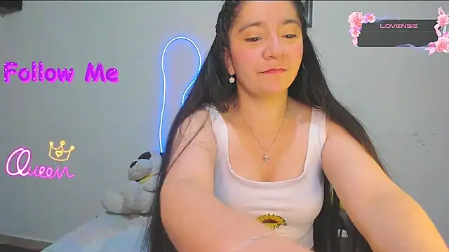 Snapshot of litle_mily_ chatting on 07-18-26, 10:02 litle mily online show from 07-18-26, 10:02