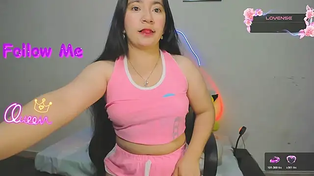 Snapshot of litle_mily_ chatting on 07-25-26, 10:07 litle mily online show from 07-25-26, 10:07