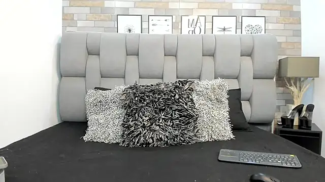 KariinaTaylor online show from 06-18-26, 06:34