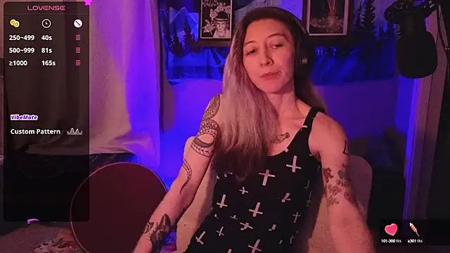 lovelylucyy online show from 12-02-24, 01:03