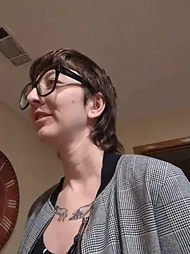 lovelylucyy online show from 12-21-25, 07:54