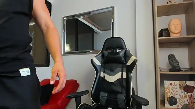 Snapshot of julian_wallace chatting on 02-10-26, 09:08 julian wallace online show from 02-10-26, 09:08