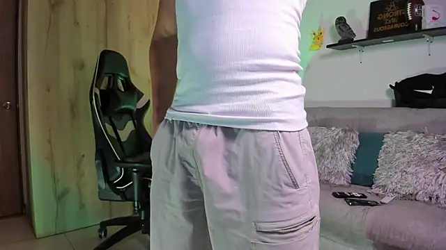 Snapshot of julian_wallace chatting on 02-24-26, 02:37 julian wallace online show from 02-24-26, 02:37