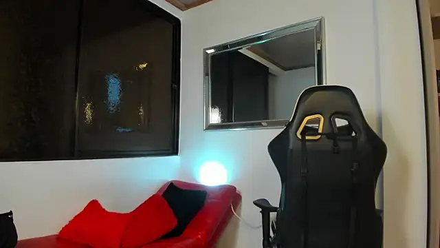 Snapshot of julian_wallace chatting on 02-27-26, 11:05 julian wallace online show from 02-27-26, 11:05