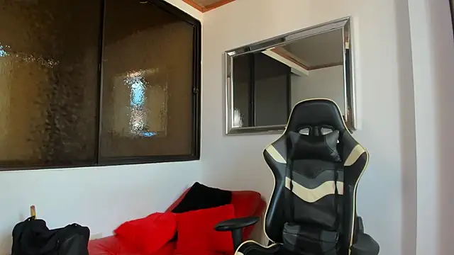 Snapshot of julian_wallace chatting on 02-28-26, 08:10 julian wallace online show from 02-28-26, 08:10