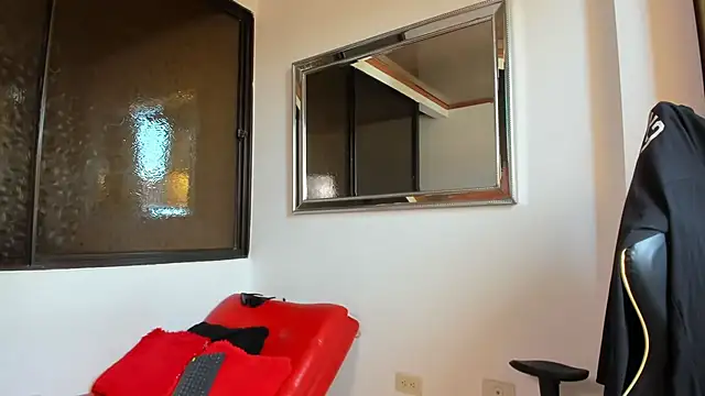 Snapshot of julian_wallace chatting on 03-13-26, 03:18 julian wallace online show from 03-13-26, 03:18