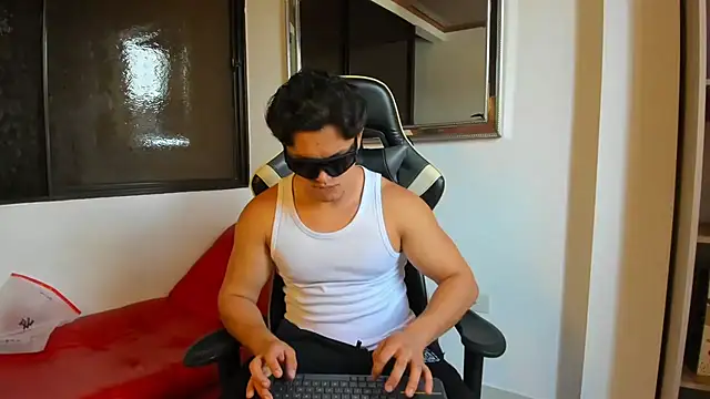 Snapshot of julian_wallace chatting on 03-14-26, 02:11 julian wallace online show from 03-14-26, 02:11