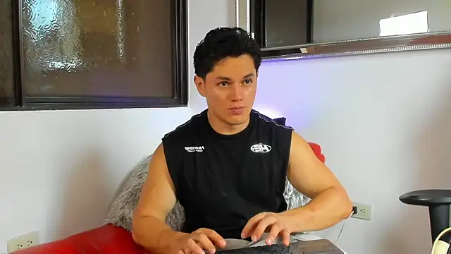 Snapshot of julian_wallace chatting on 03-23-26, 07:40 julian wallace online show from 03-23-26, 07:40