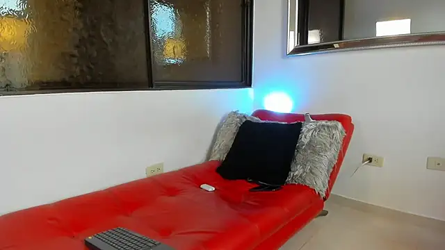 Snapshot of julian_wallace chatting on 03-25-26, 08:37 julian wallace online show from 03-25-26, 08:37