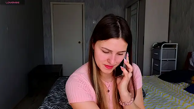 Snapshot of sophia_euphoriaa chatting on 04-30-26, 06:42 sophia euphoriaa online show from 04-30-26, 06:42