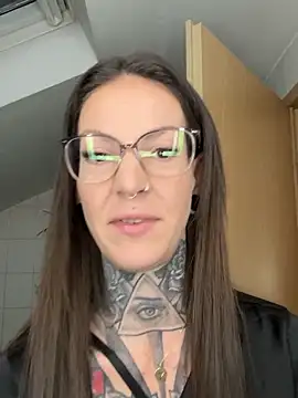 BrownieyQueen online show from 11-07-25, 05:40