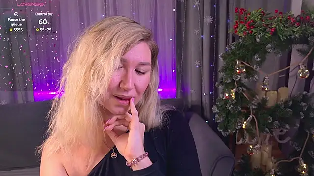 MilaBott online show from 12-18-24, 07:36
