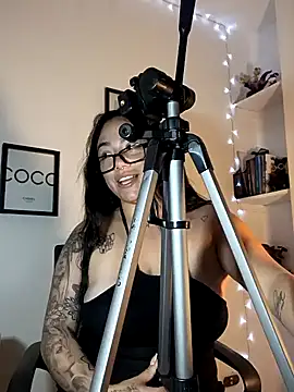 helena smith online show from 02-06-25, 10:37