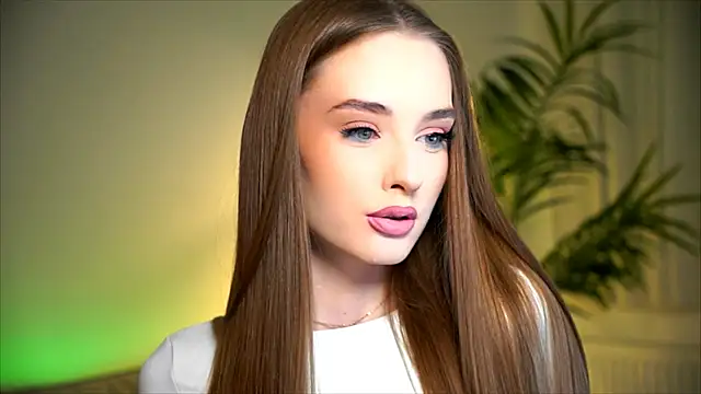 petitegonwiild online show from 10-26-25, 07:20