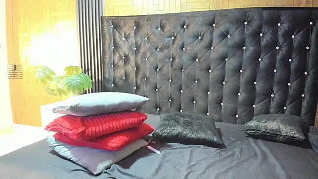 Laross25 online show from 05-08-26, 08:14