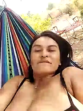 Snapshot of Horny-Mommy-Dirty chatting on 02-07-25, 07:38 Horny-Mommy-Dirty online show from 02-07-25, 07:38