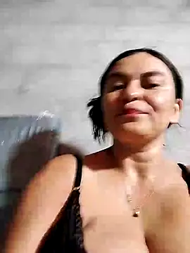 Snapshot of Horny-Mommy-Dirty chatting on 02-13-25, 08:13 Horny-Mommy-Dirty online show from 02-13-25, 08:13