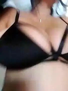 Snapshot of Horny-Mommy-Dirty chatting on 02-14-25, 01:40 Horny-Mommy-Dirty online show from 02-14-25, 01:40