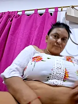 Snapshot of Horny-Mommy-Dirty chatting on 07-01-26, 02:35 Horny-Mommy-Dirty online show from 07-01-26, 02:35