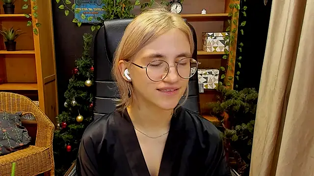 Moon13152 online show from 12-11-24, 12:02