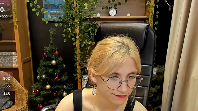 Moon13152 online show from 12-22-24, 01:55