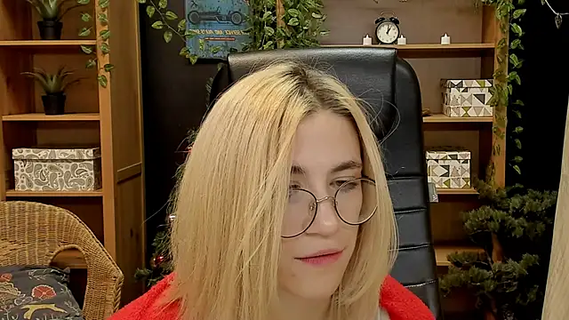Moon13152 online show from 01-26-25, 02:45