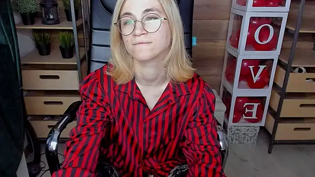 Moon13152 online show from 02-26-25, 02:37