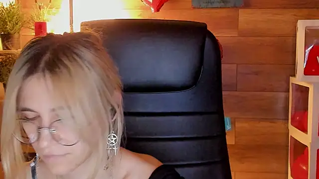 Moon13152 online show from 03-09-25, 02:29