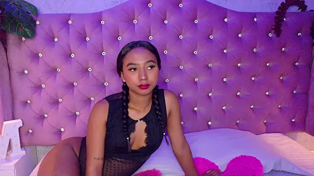 GabrielaLugo online show from 11-17-25, 01:17