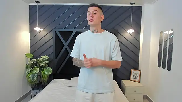 Yeiko Romero  online show from 02-14-25, 05:25