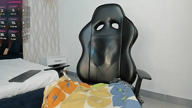 Yeiko Romero  online show from 02-18-25, 08:25