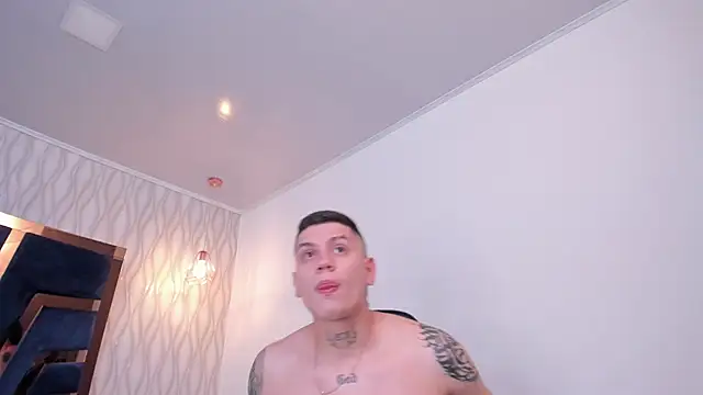 Yeiko Romero  online show from 02-21-25, 05:20