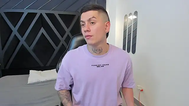 Yeiko Romero  online show from 02-28-25, 05:26